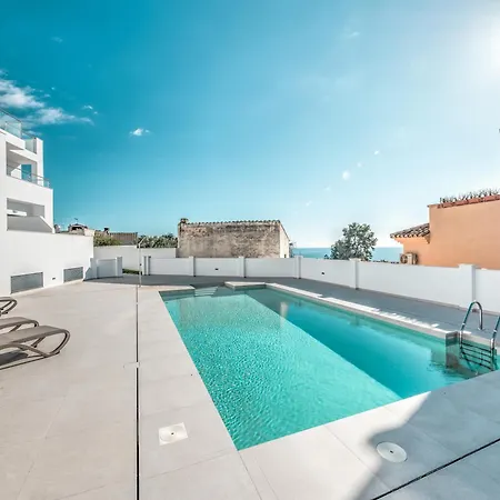 Modern Townhouse With 3 Terraces, Pool And Views Сasa de vacaciones