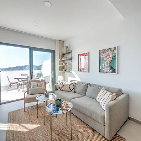 Modern Townhouse With 3 Terraces, Pool And Views Сasa de vacaciones *