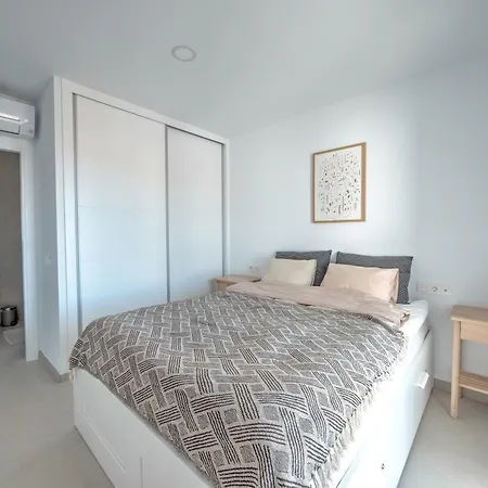 Сasa de vacaciones Modern Townhouse With 3 Terraces, Pool And Views Nerja