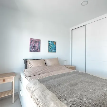 Modern Townhouse With 3 Terraces, Pool And Views