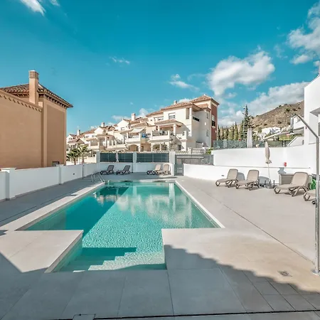 Ferienhaus Modern Townhouse With 3 Terraces, Pool And Views