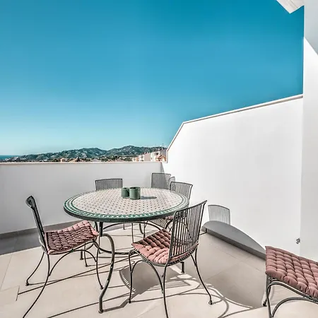 Modern Townhouse With 3 Terraces, Pool And Views *