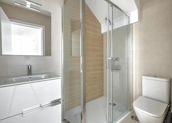 Modern Townhouse With 3 Terraces, Pool And Views 別荘 ネルハ