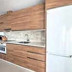 Дом отдыха Modern Townhouse With 3 Terraces, Pool And Views *