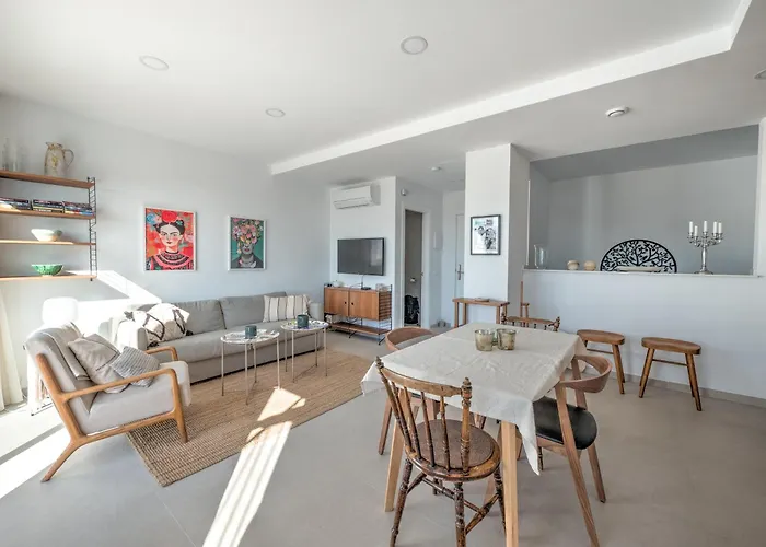 Modern Townhouse With 3 Terraces, Pool And Views *