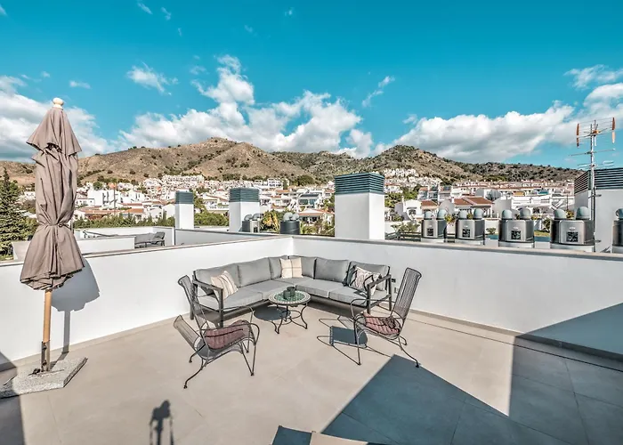 Modern Townhouse With 3 Terraces, Pool And Views *