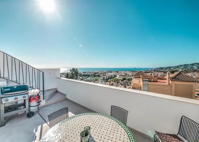 Modern Townhouse With 3 Terraces, Pool And Views * Nerja