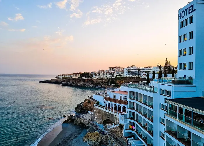 Holiday home Modern Townhouse With 3 Terraces, Pool And Views Nerja